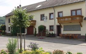 Weingut-Ferienwohnungen Lorenz